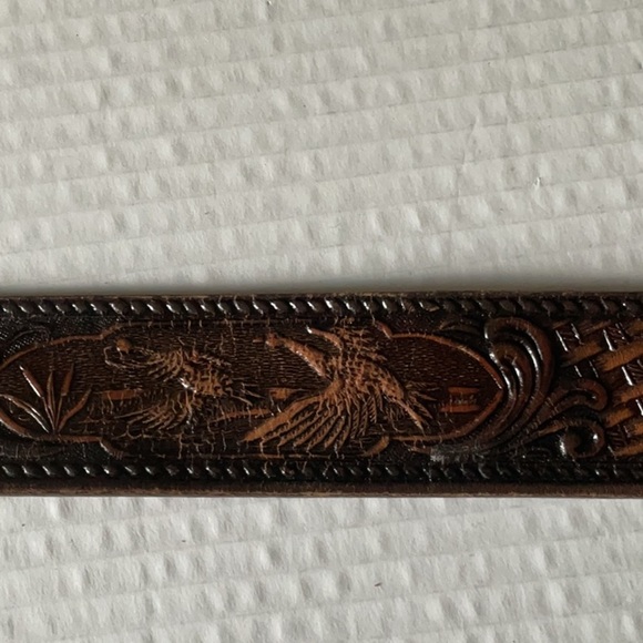 Brown Leather Belt with Woven Pattern and Metallic Buckle - Picture 3 of 9